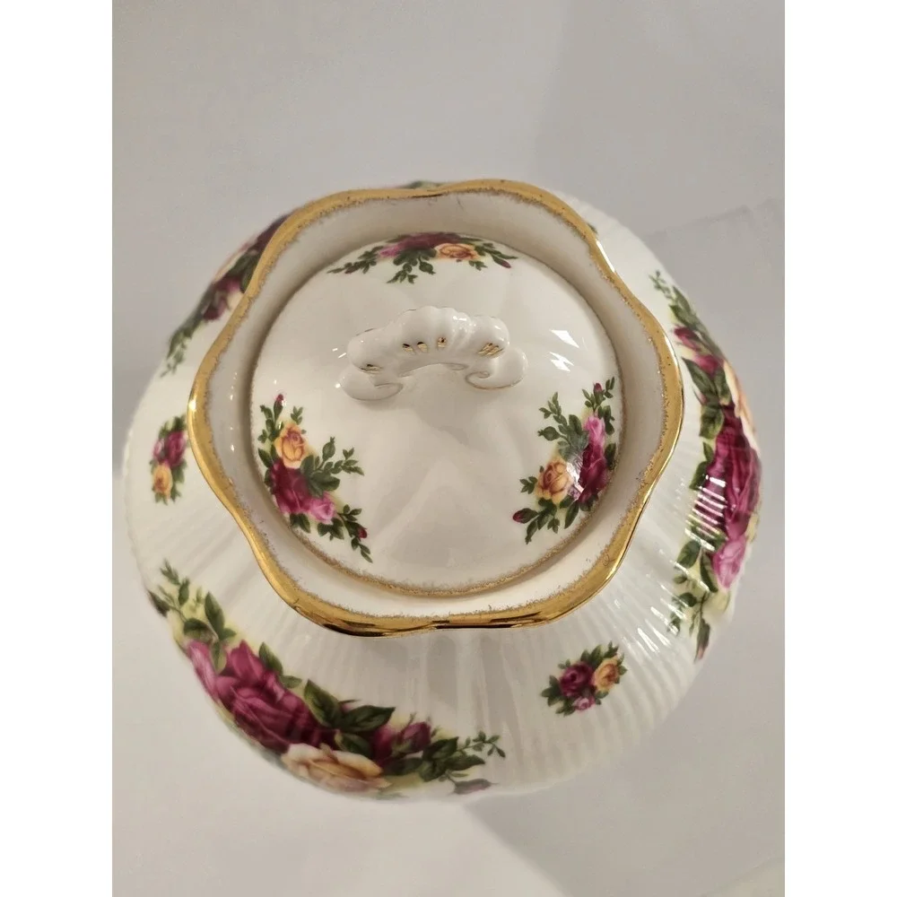 Royal Albert Old Country Roses Chelsea Vase With Lid